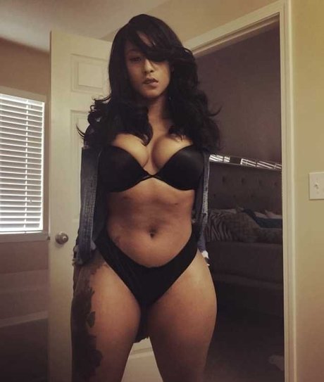 ebony wet pussy onlyfans top img