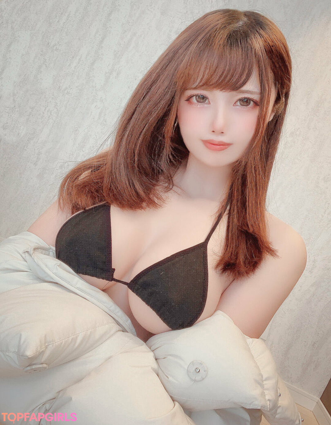 Uri11 27 model high quality images