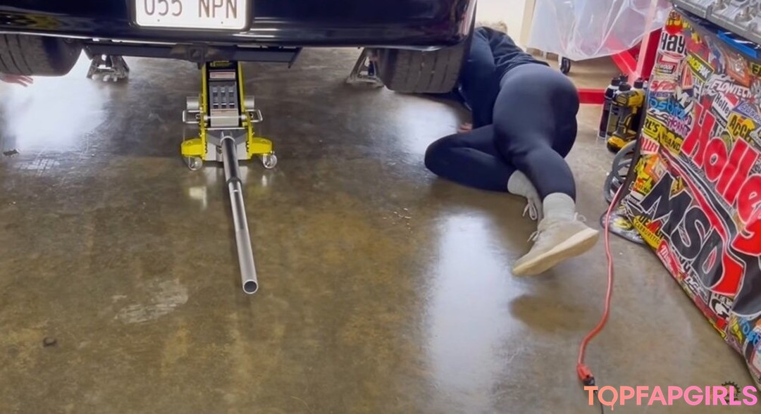 Britney Automotive model beautiful img