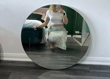 BeeTheHotwife pornstar hot photos