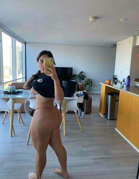 freelilthiccckk exclusive model images