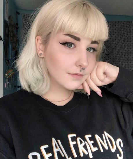 Urdreamghoul hd actress photo