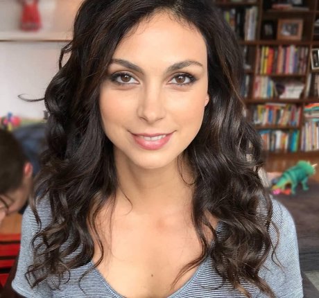 Morena Baccarin model perfect photos