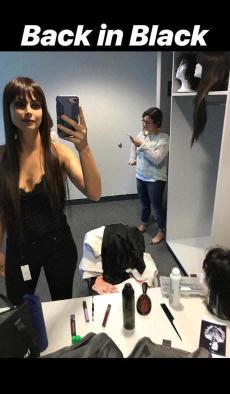 Morena Baccarin high quality model pics