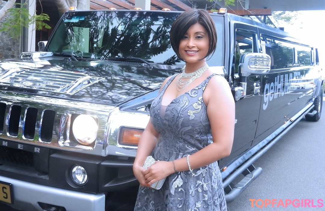Aiysha Saagar pornstar pretty pictures
