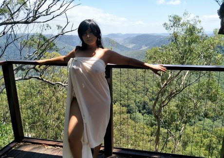 Aiysha Saagar star nude archive