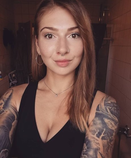 Lechl Sisters porn actress image