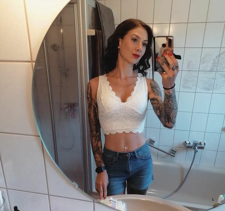 Lechl Sisters pornstar perfect images