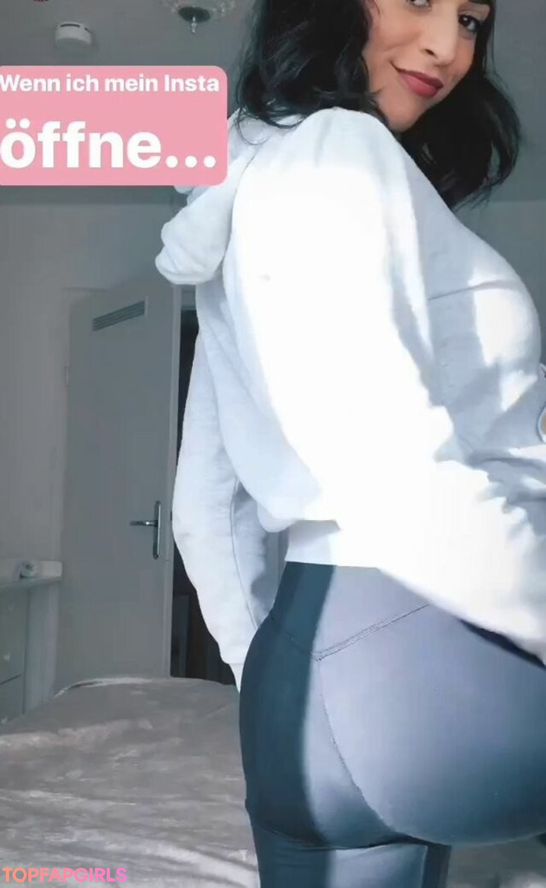 Shirin Azami erotic actress image