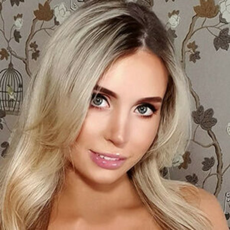 Bella Ellis pornstar erotic galleries