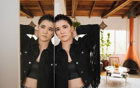 AnneMunition model nude galleries