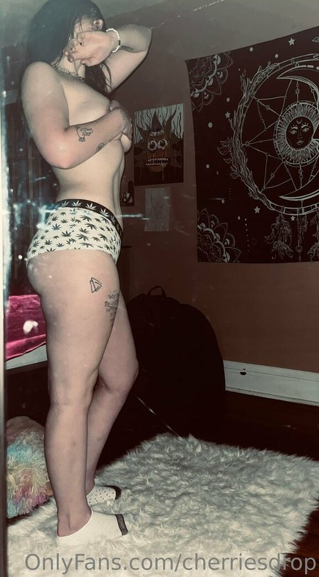 cherriesdrop naked actress archive