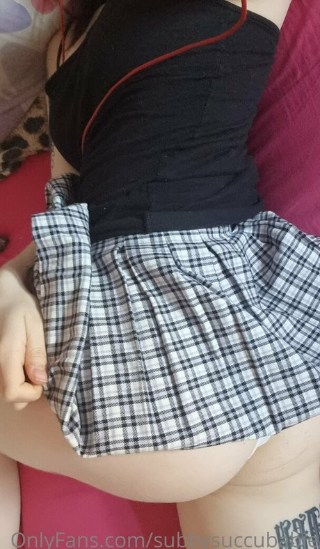 subbysuccubabie art model photo