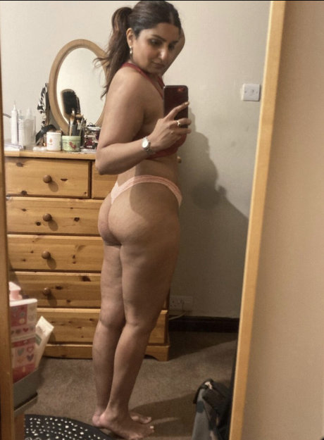 Gujubear model nudes photos