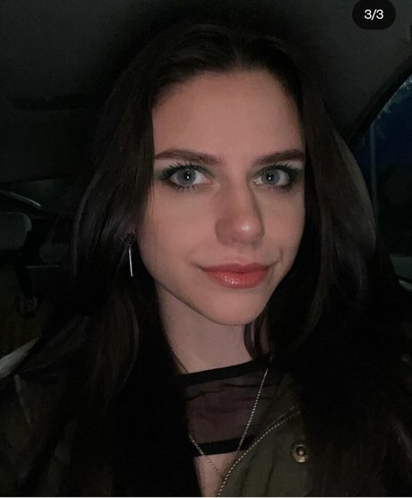 Nobosart naked model photo