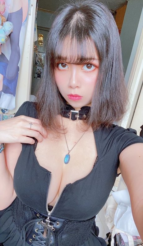 blonde midget onlyfans porn pic