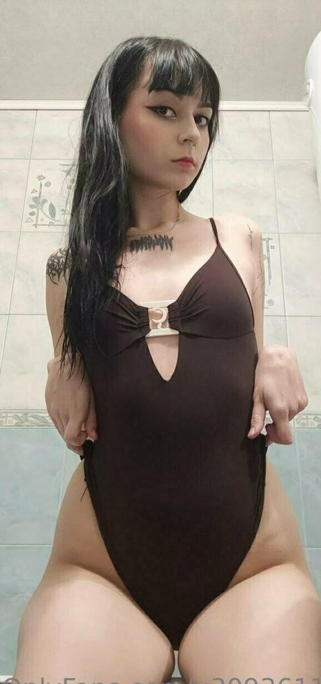 naomi bright exclusive actress pic