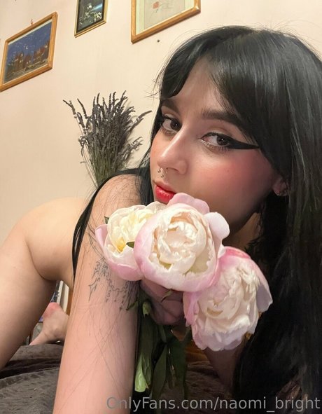 naomi bright top actress pic