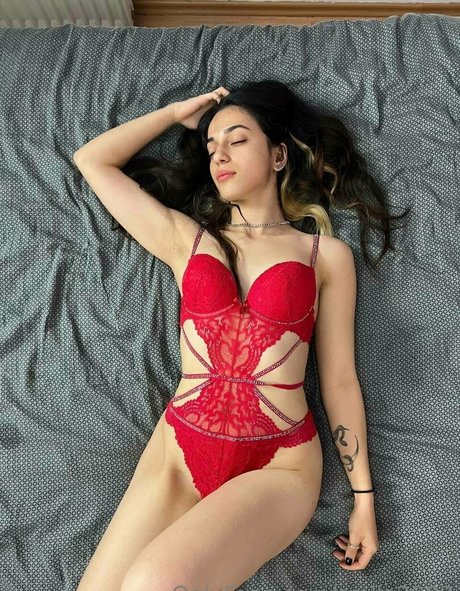 smile2003 nude model galleries