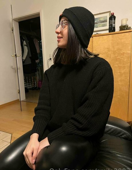 smile2003 model sexy gallery