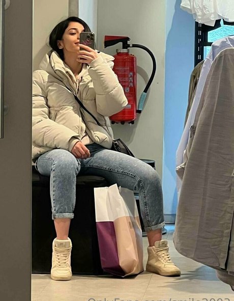 smile2003 nudes star archive