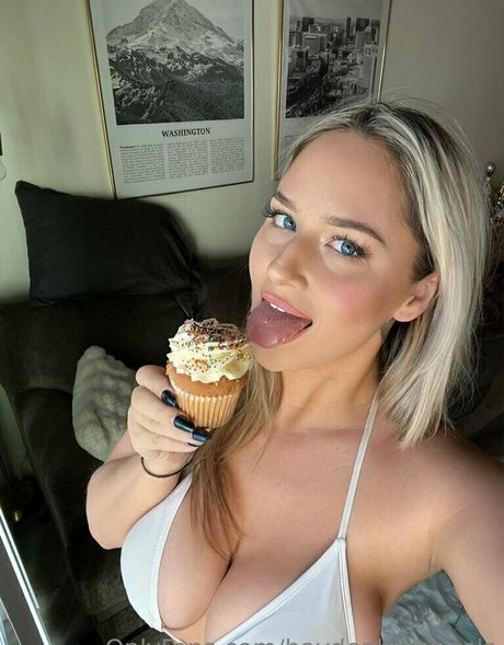 threesome asian onlyfans sex pics