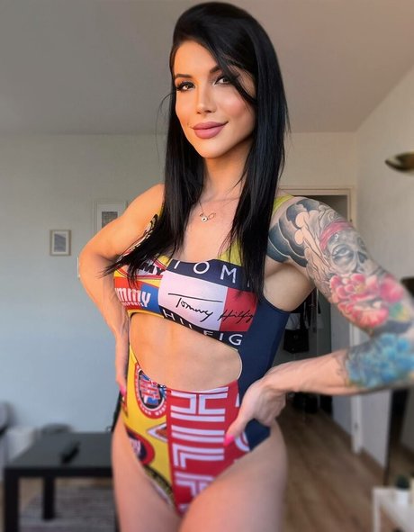 Victoria Carvalho model pretty pics