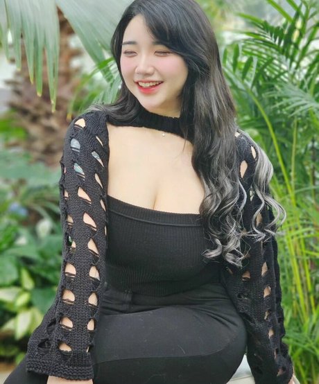 stepdaughter onlyfans sexy image