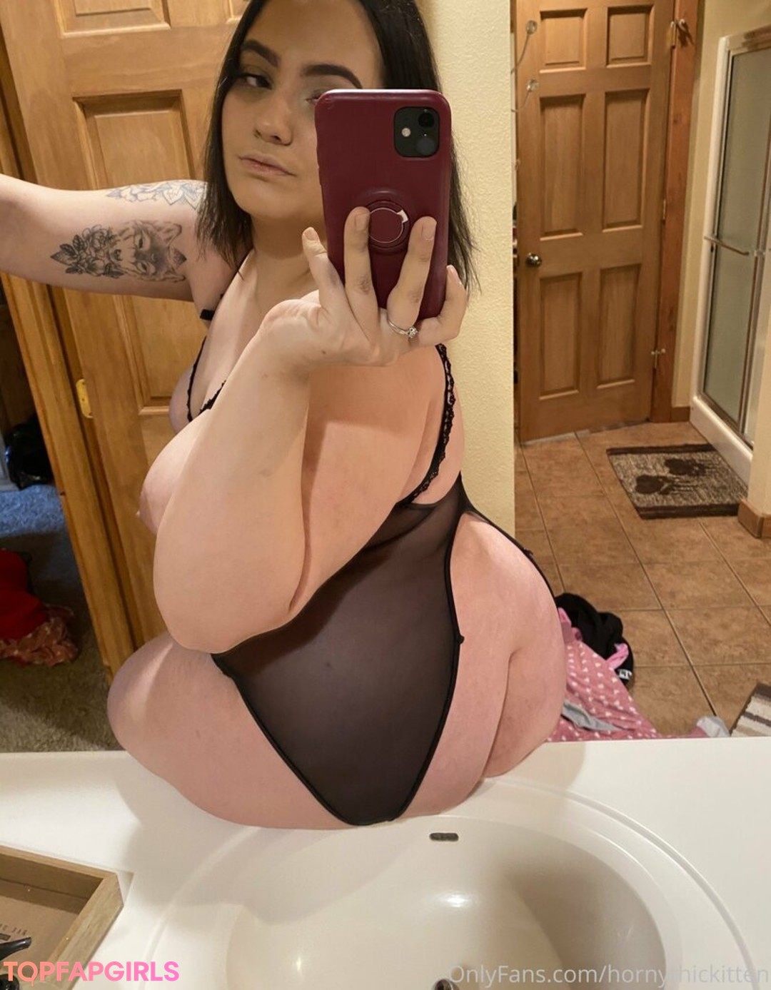hornythickitten star hot pics