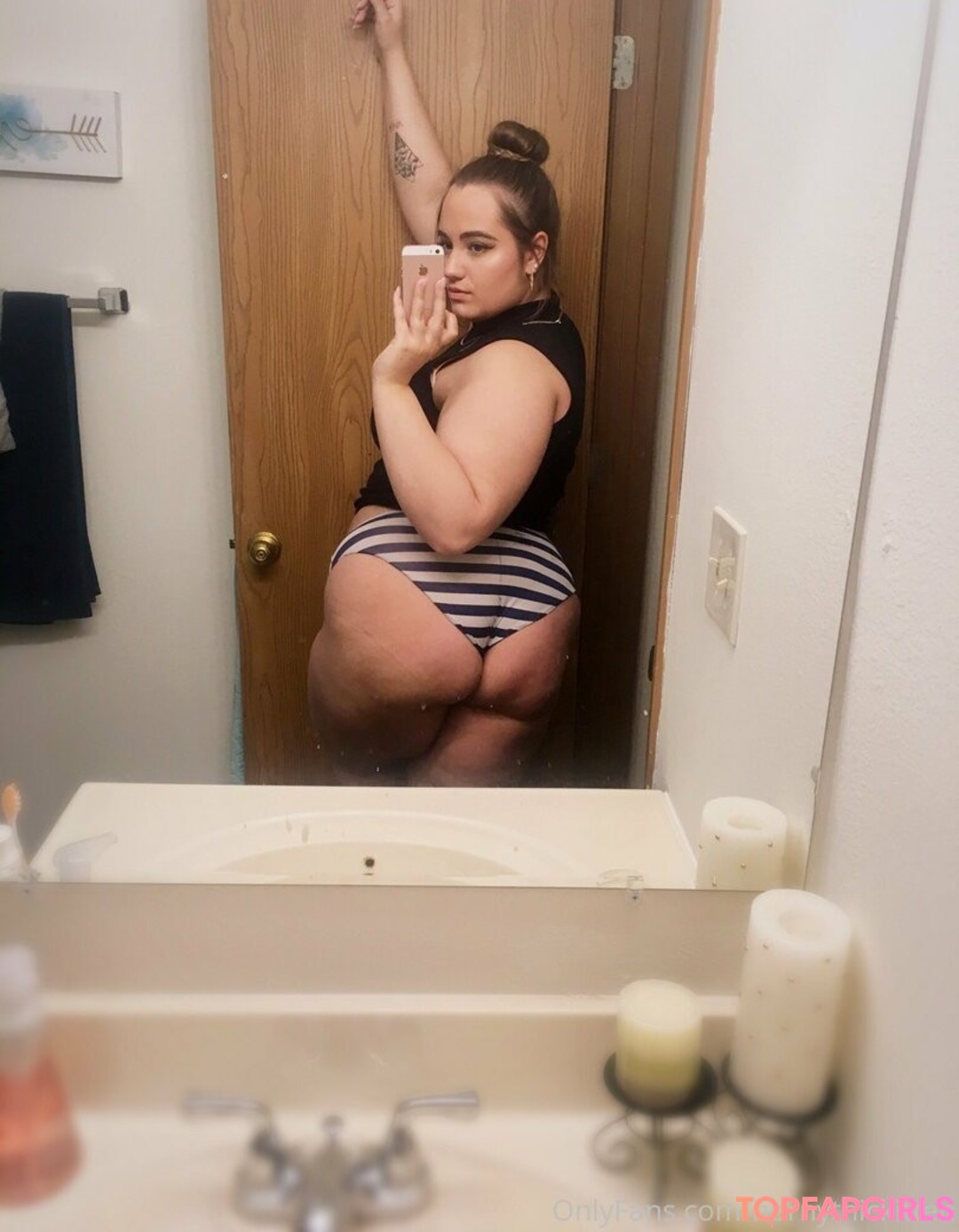hornythickitten exclusive pornstar photo