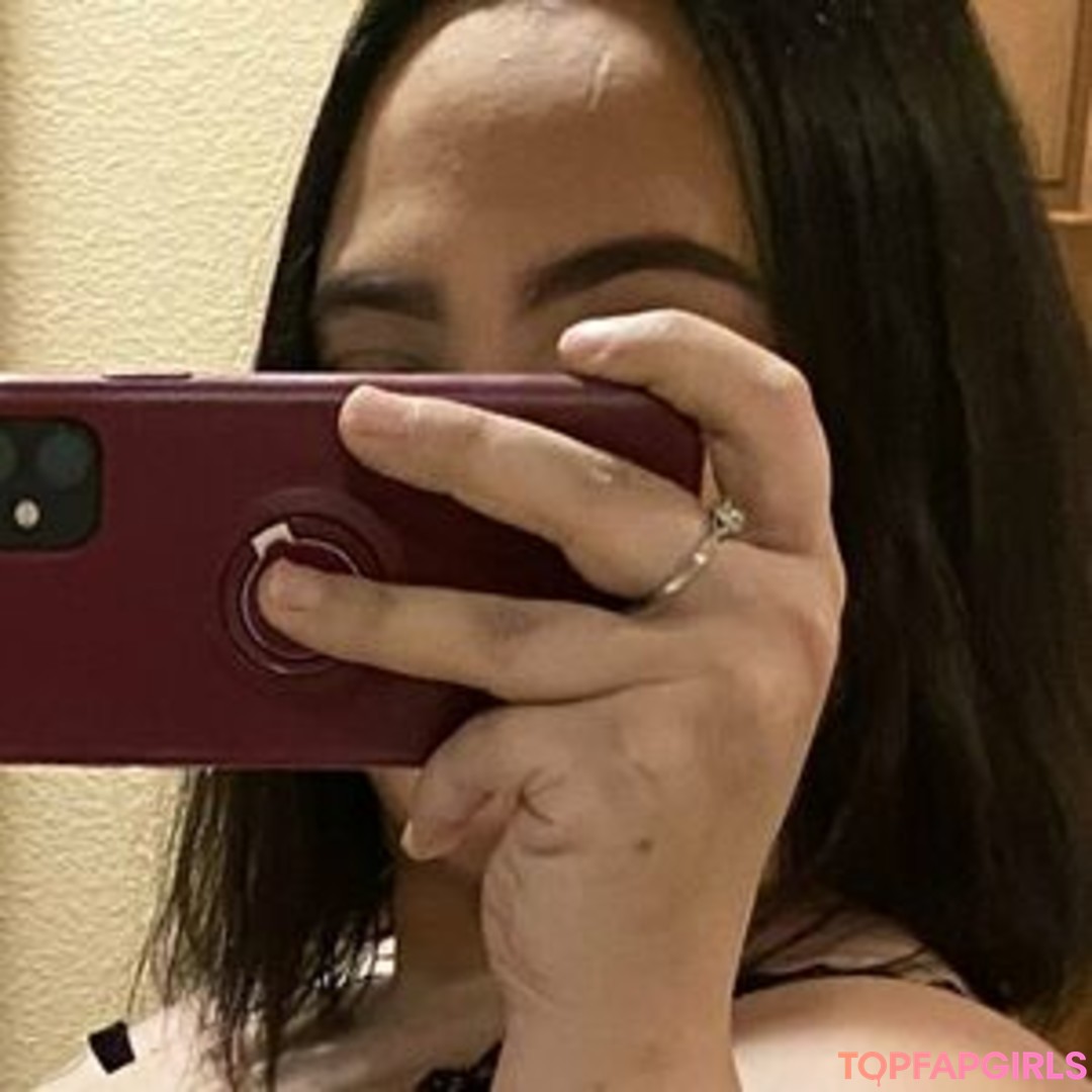 hornythickitten top profile image
