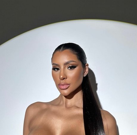 Yris Araujo high quality model pictures