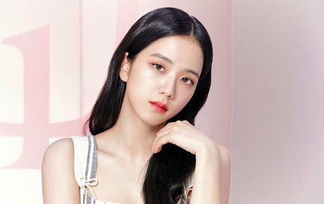 black hair milf onlyfans sexy pics