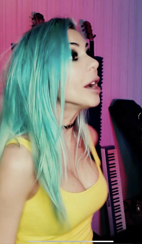 Ai Mori model adult pic