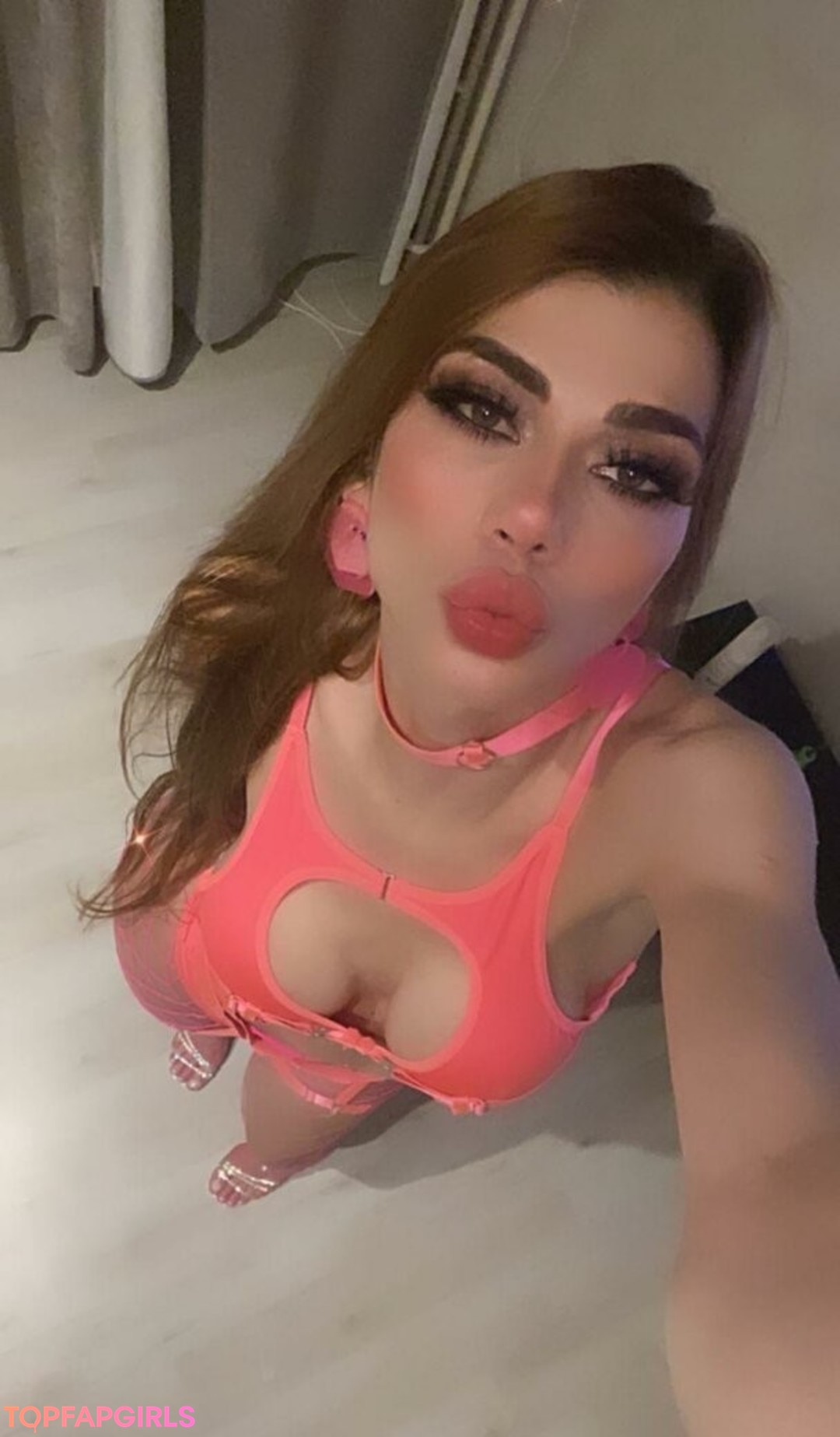 Susy Karolly hot model galleries