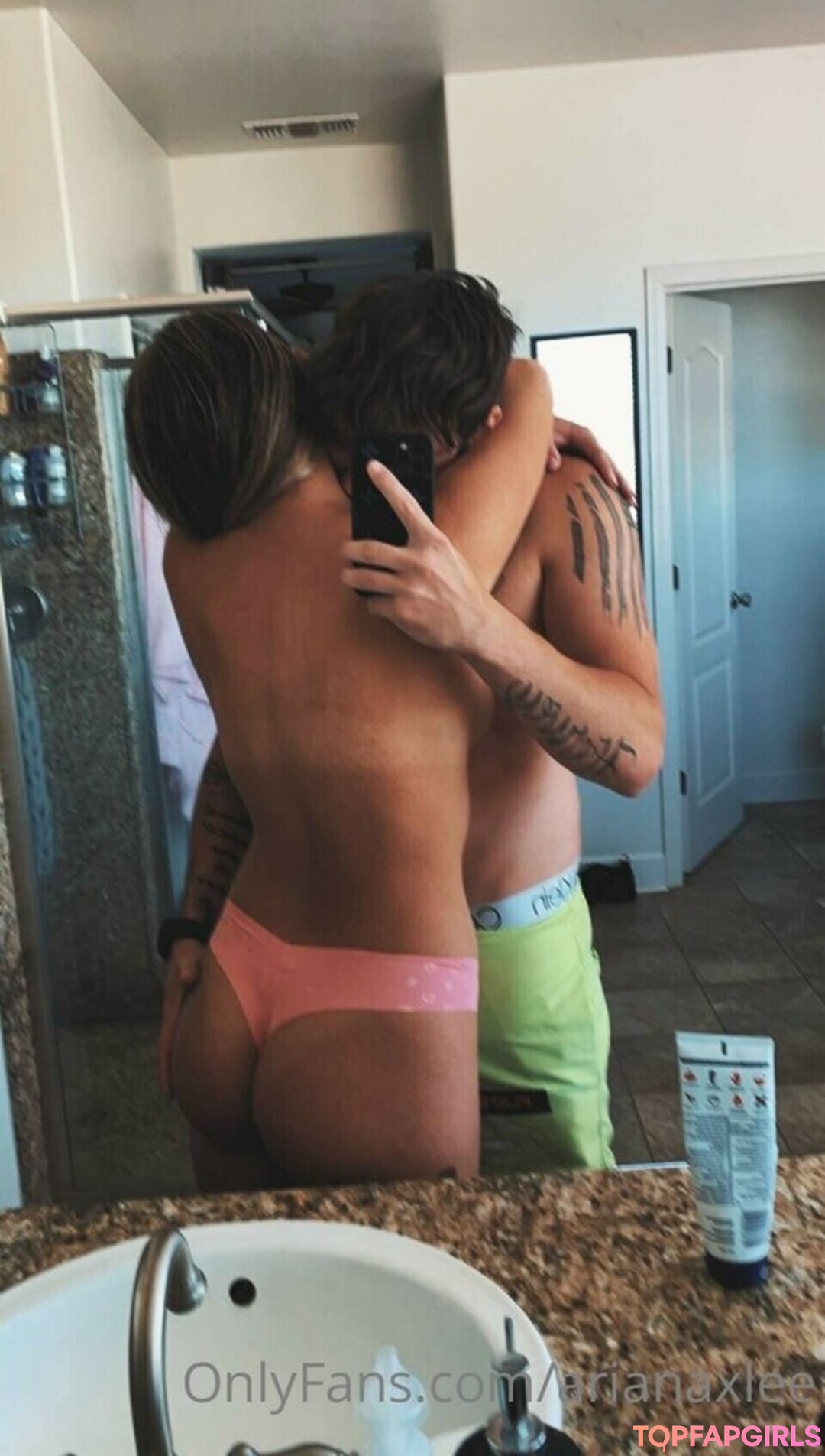 Ariana Lee Bonfiglio naked model picture