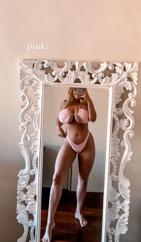 Madison Mclachlan model hot photos