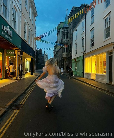 blonde onlyfans nude pic