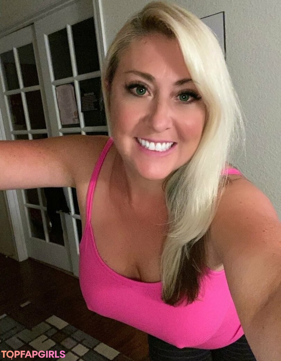 shemale handjob onlyfans sex archive