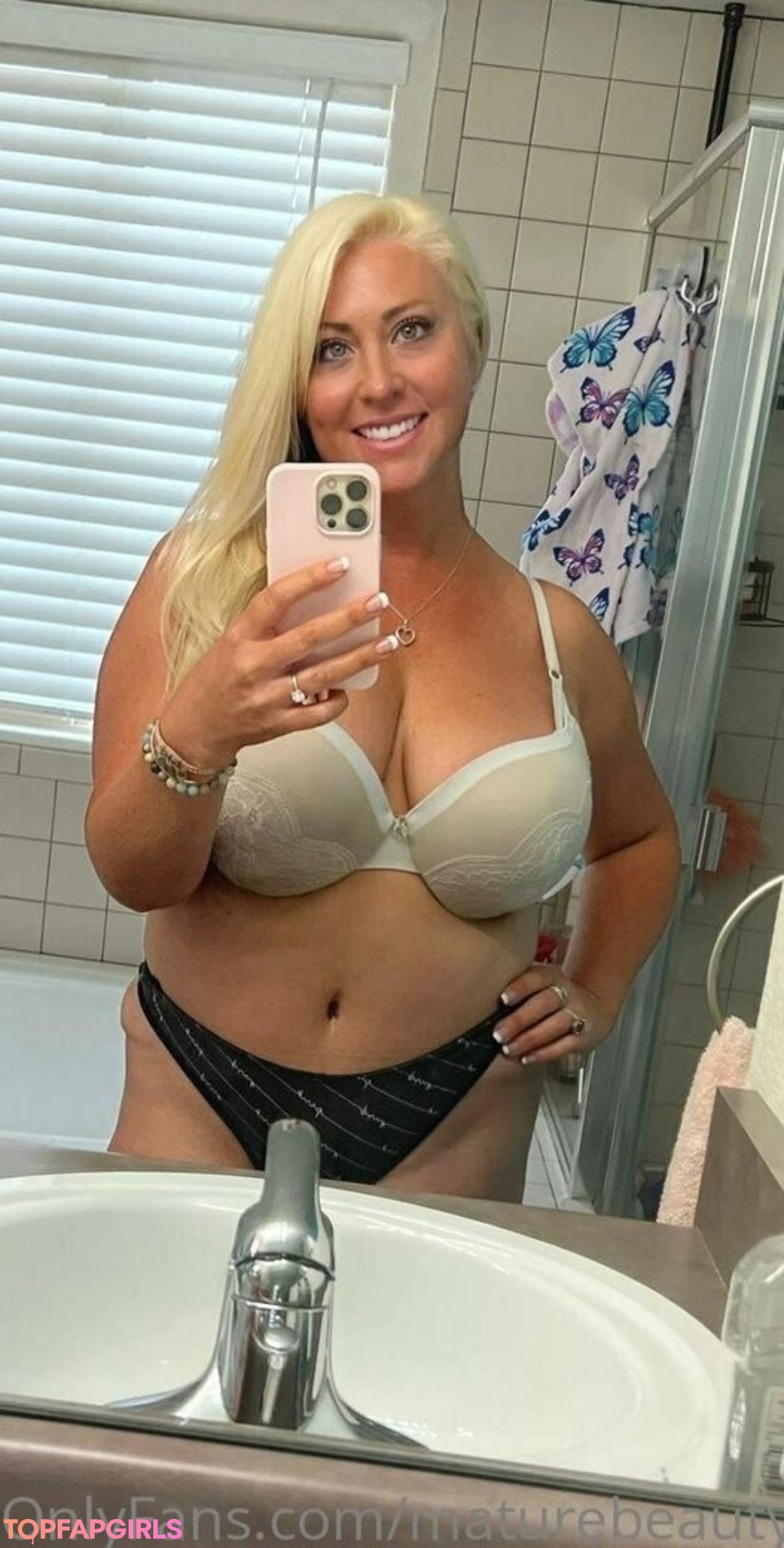 influencer onlyfans nudes photo