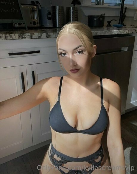 kyliescreamsvip model top images