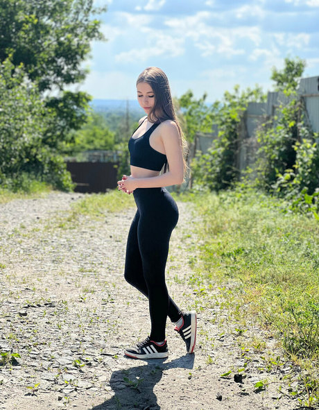 little lisa pornstar sex images