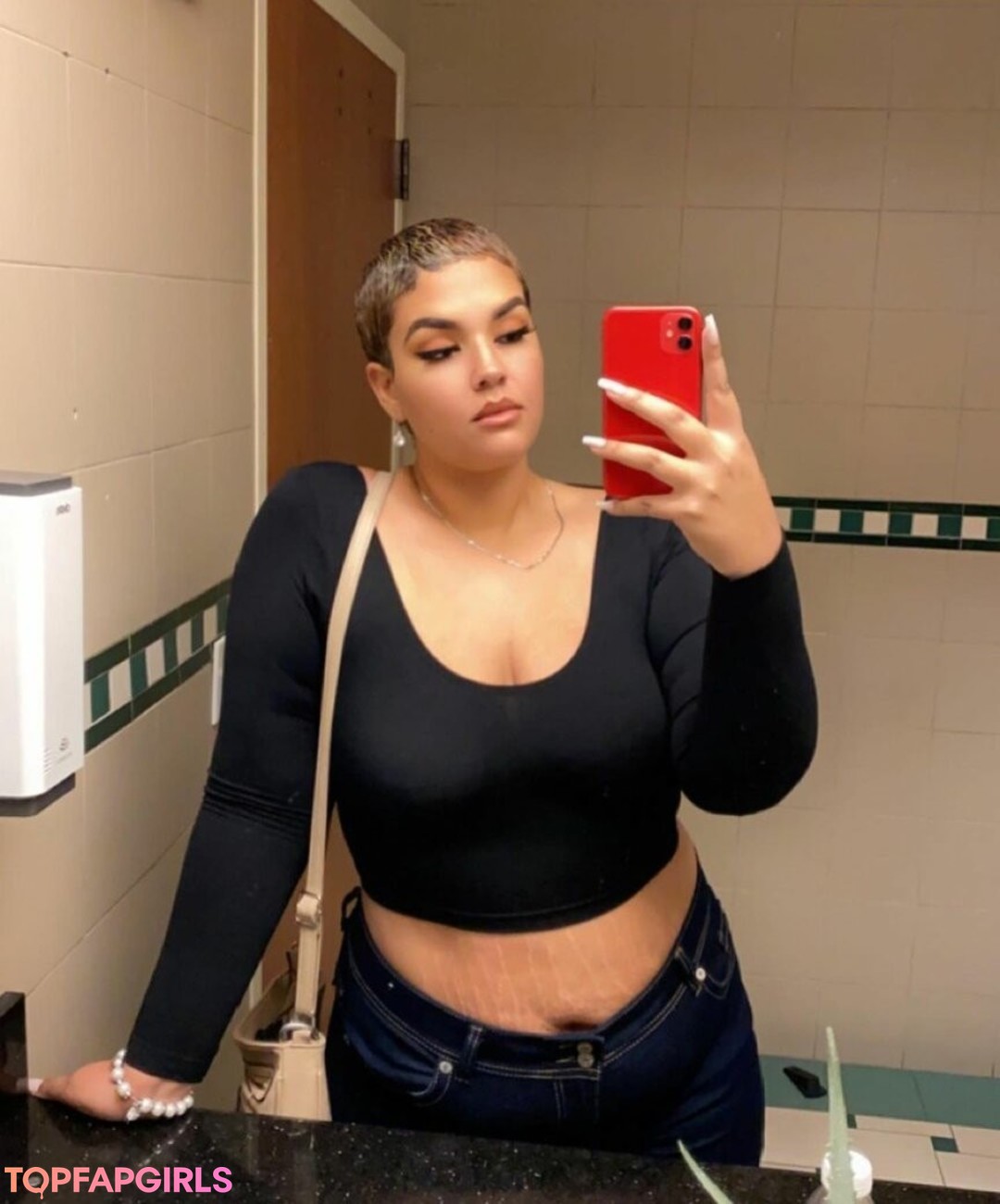 IAm Thickums adult model pictures