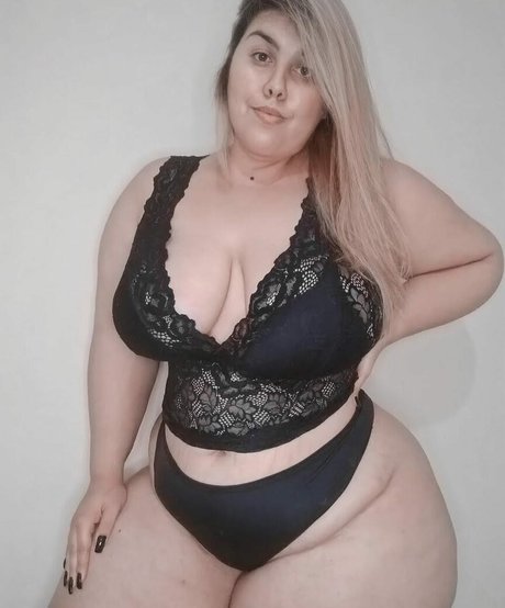 sisters onlyfans sexy images