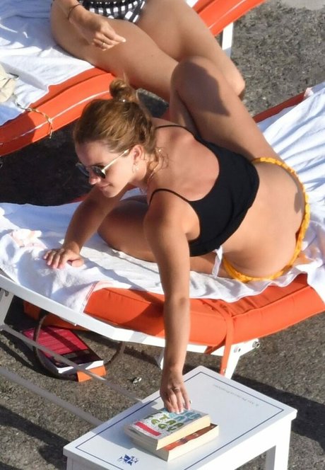 swim onlyfans pretty photos