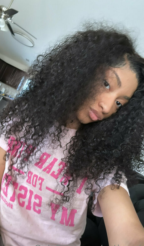 cutiewet model erotic pictures