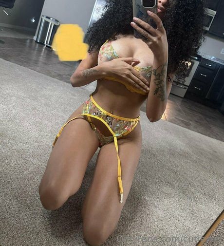 cutiewet erotic pornstar photo