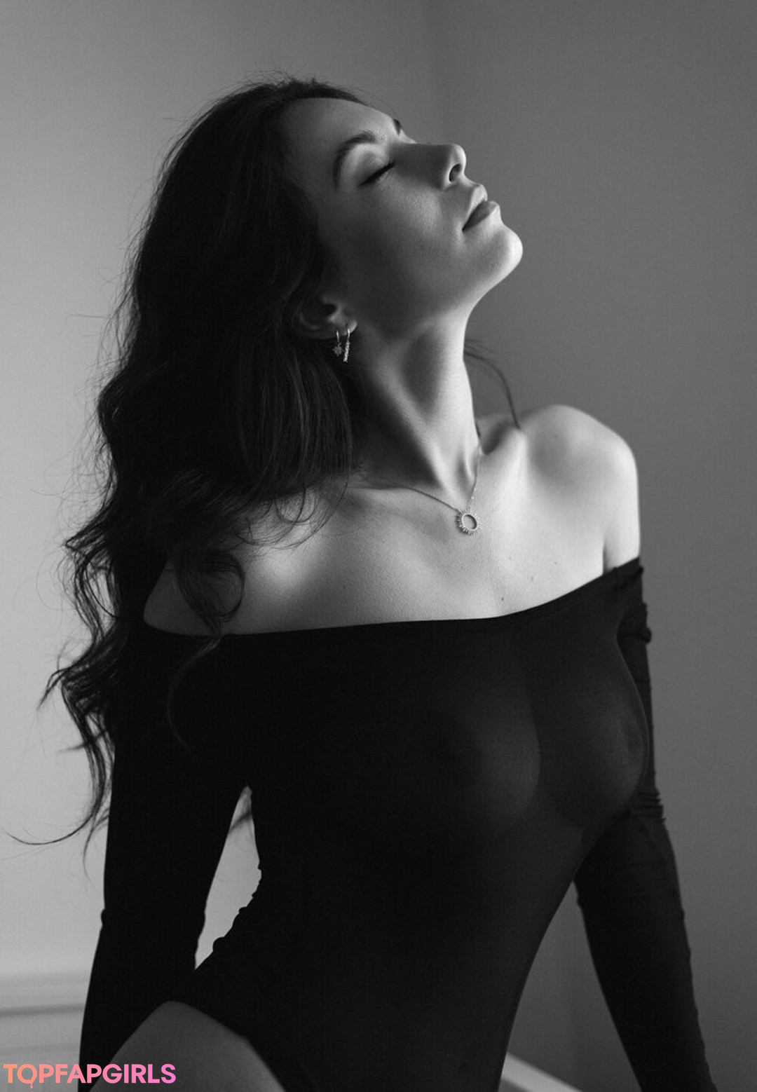 Caroline Podlewski hd model image