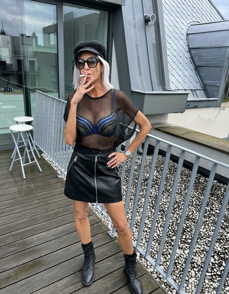 Emma Starr star naked archive