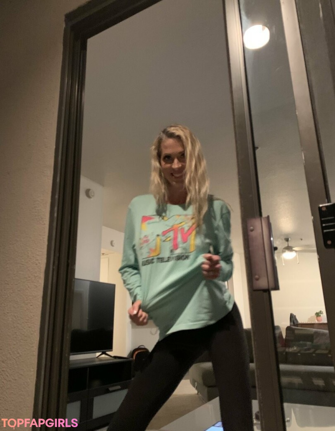 hollyhotwife free actress archive